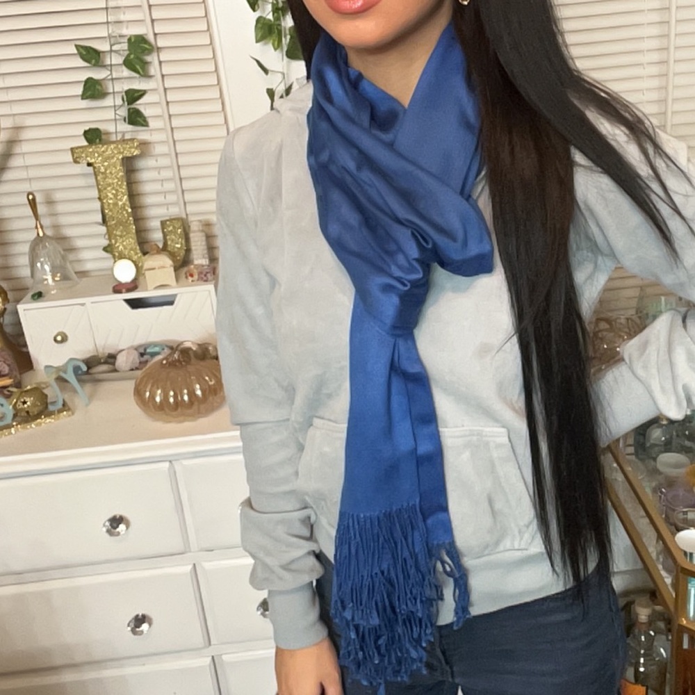 Jones New York accessories blue scarf
